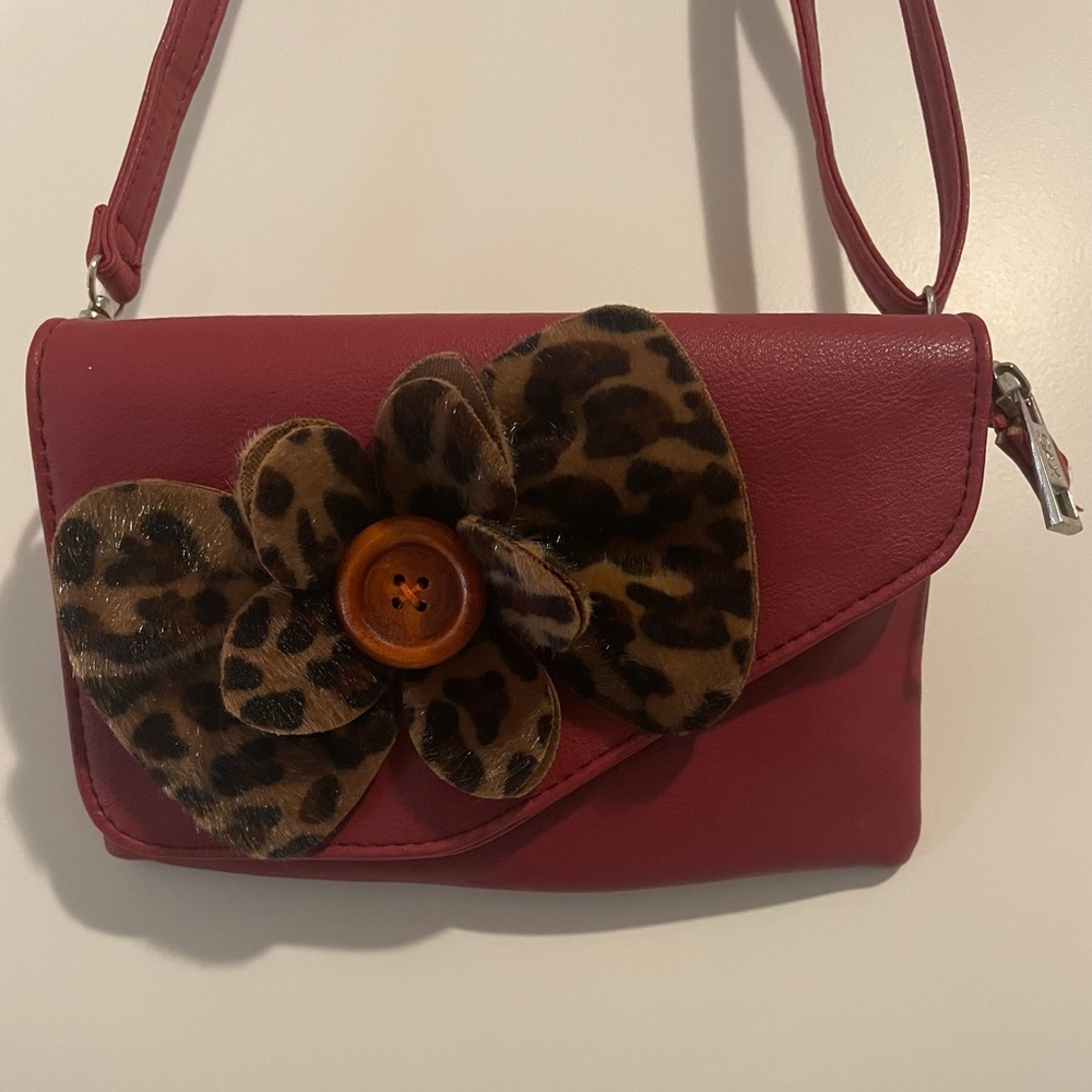 Vintage Sax red handbag with cheetah print flower